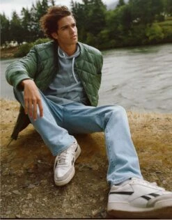 AE AirFlex+ Ultrasoft Distressed Original Bootcut Jean