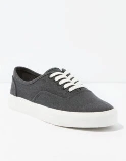 AE Men's Classic Canvas Sneaker
