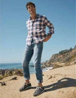 AE AirFlex+ Distressed Athletic Straight Jean