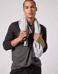 AE 24/7 Long-Sleeve Raglan T-Shirt